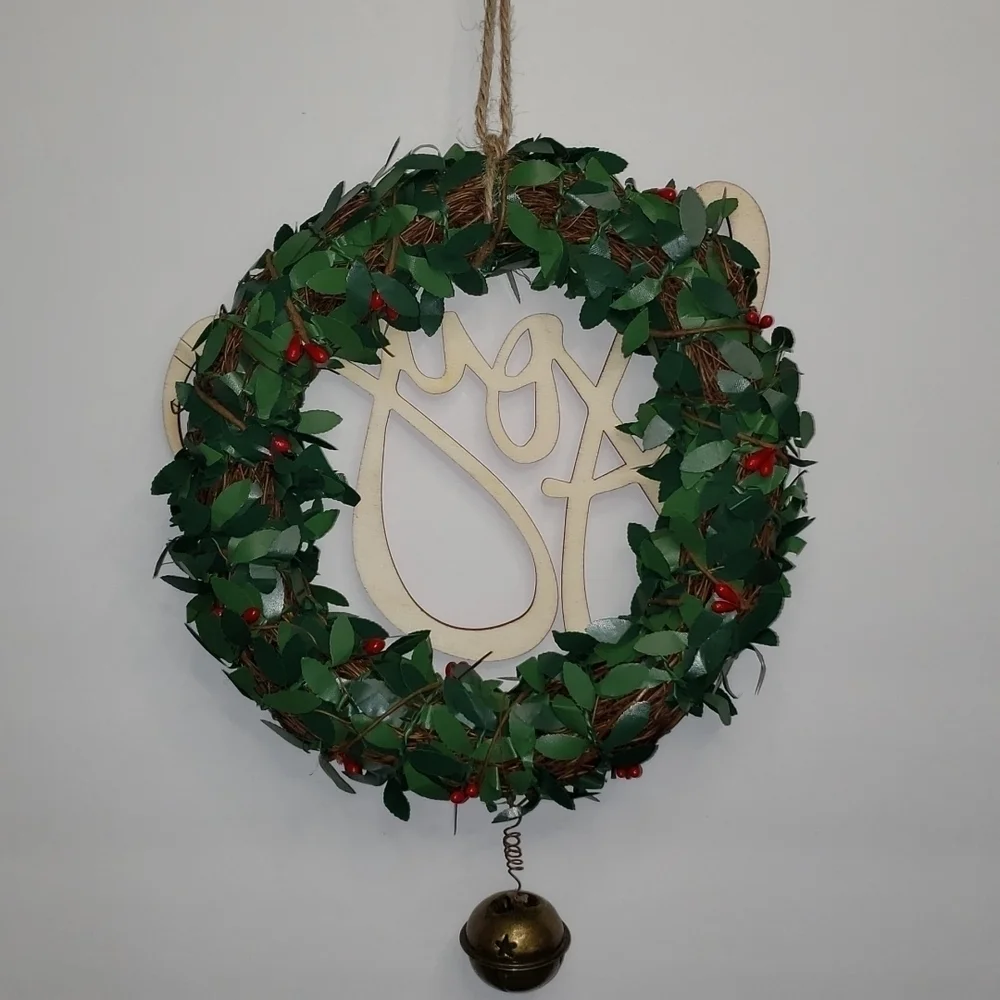 NWOT- Boxwood Wreath with Joy, 8